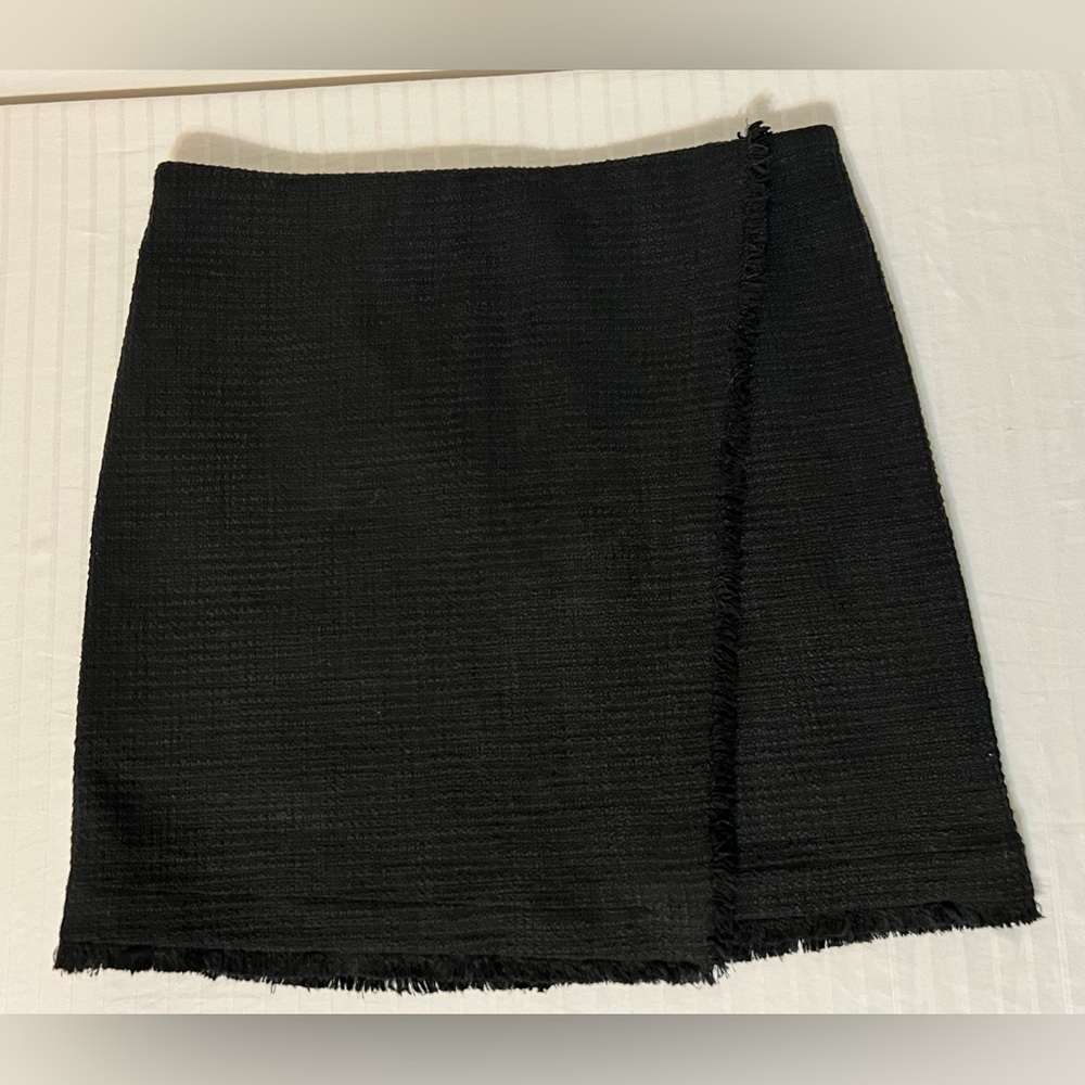 Ann Taylor black tweed wrap mini skirt. Sz 14